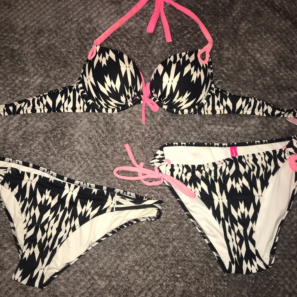 Victoria’s Secret bikini